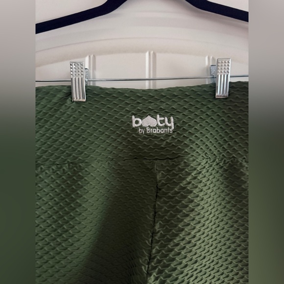 Booty by Brabants Women’s OS Sage Green CROCO SKIN LEGGINGS - Picture 8 of 10